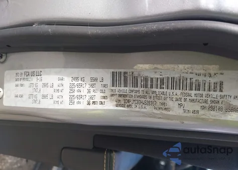 2017 Jeep Cherokee Latitude 4X4 z USA, uszkodzony, nr VIN 1C4PJMCB3HW528317